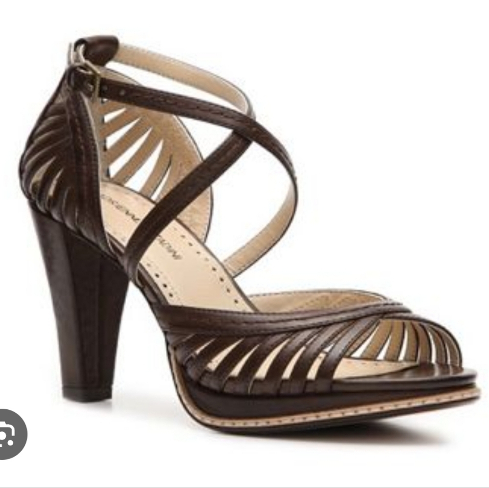 Adrienne Vittadini Dark Brown Strappy Heels. New Condotion.